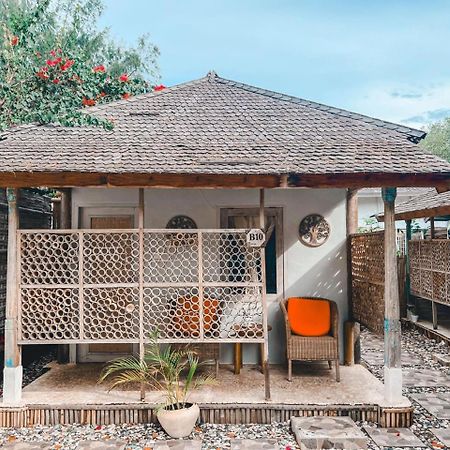 Bungalow Cafe Gili Beachfront Gili Meno Ngoại thất bức ảnh