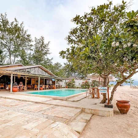 Bungalow Cafe Gili Beachfront Gili Meno Ngoại thất bức ảnh