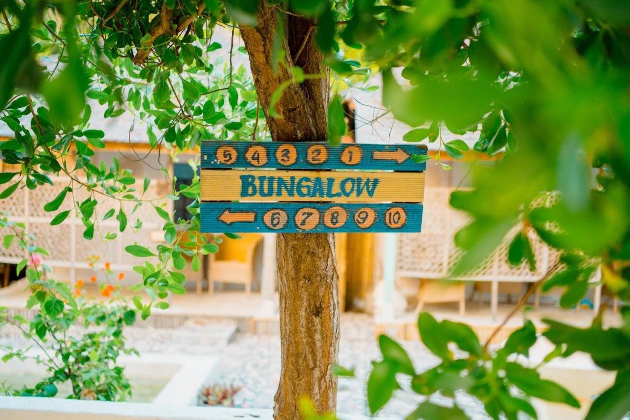 Bungalow Cafe Gili Beachfront Gili Meno Ngoại thất bức ảnh