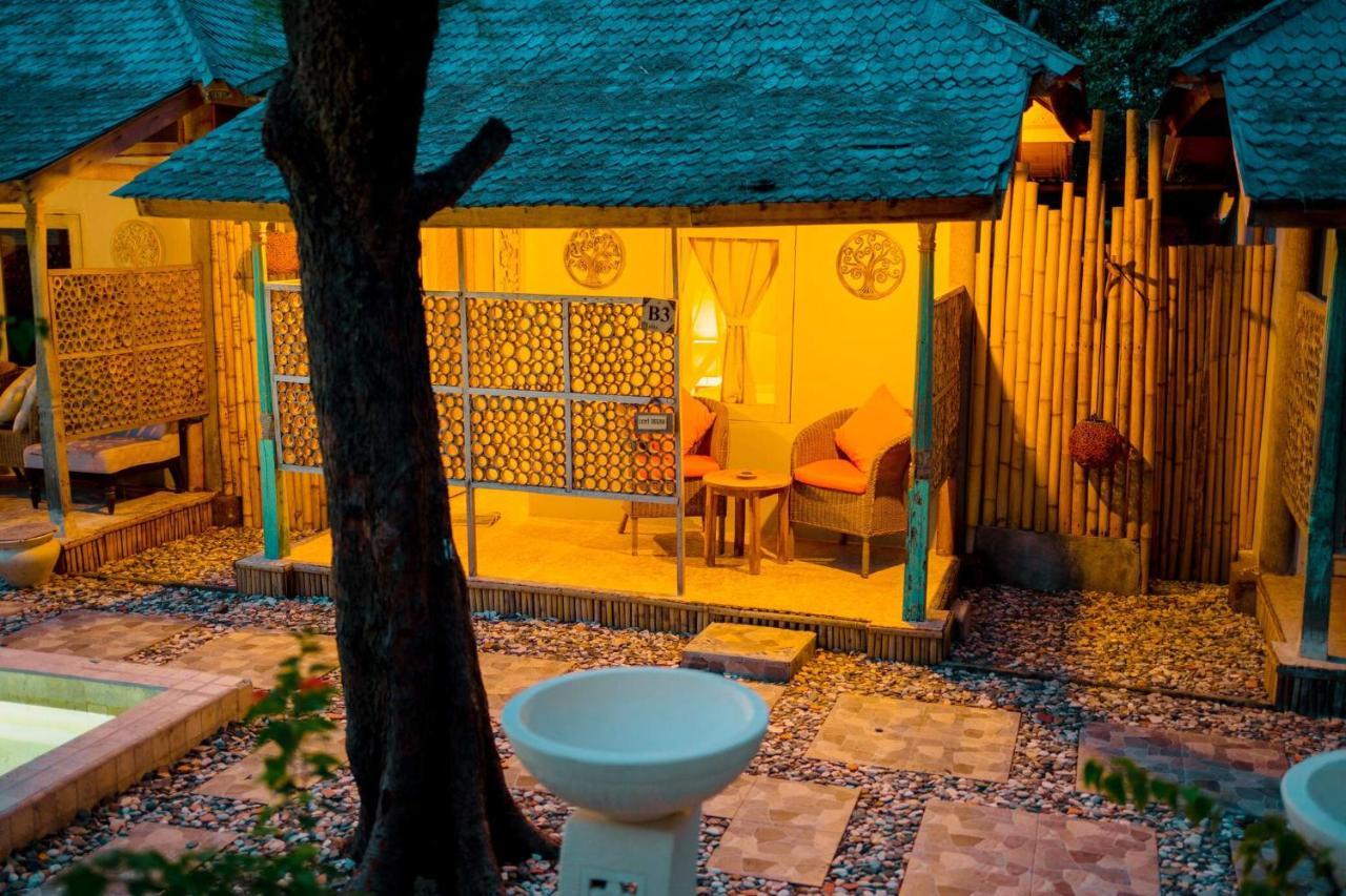 Bungalow Cafe Gili Beachfront Gili Meno Ngoại thất bức ảnh