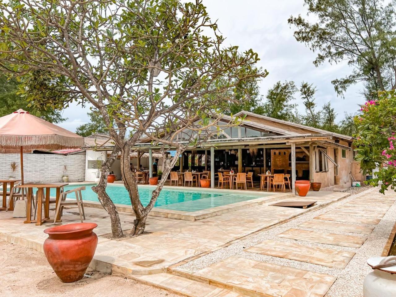 Bungalow Cafe Gili Beachfront Gili Meno Ngoại thất bức ảnh