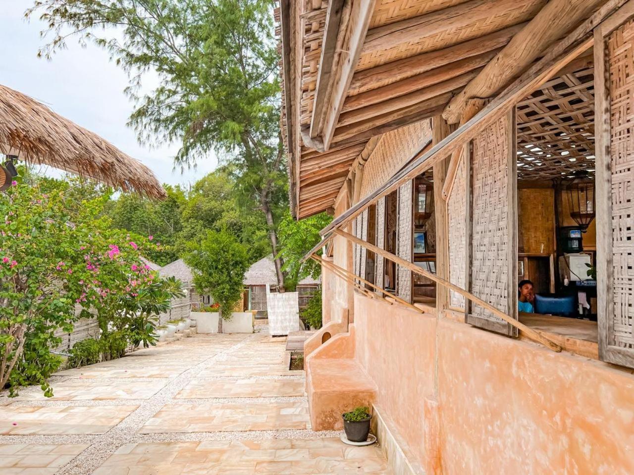 Bungalow Cafe Gili Beachfront Gili Meno Ngoại thất bức ảnh