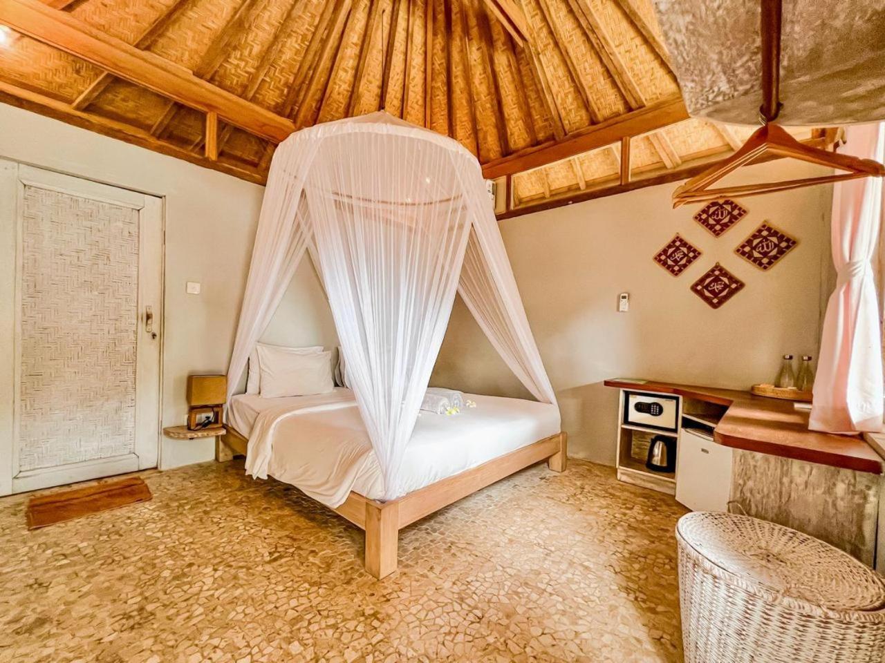 Bungalow Cafe Gili Beachfront Gili Meno Ngoại thất bức ảnh